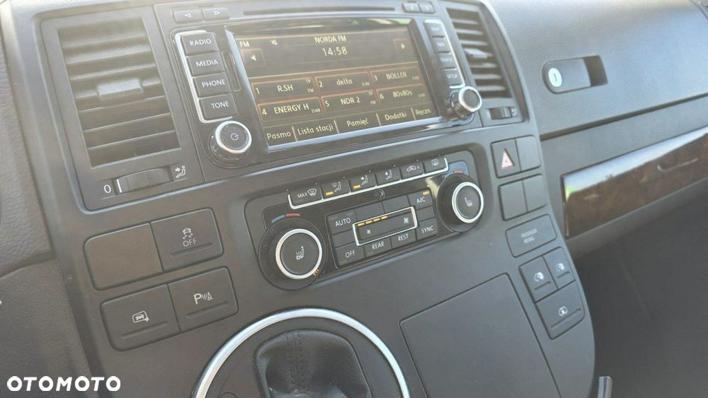 Volkswagen Multivan - 13