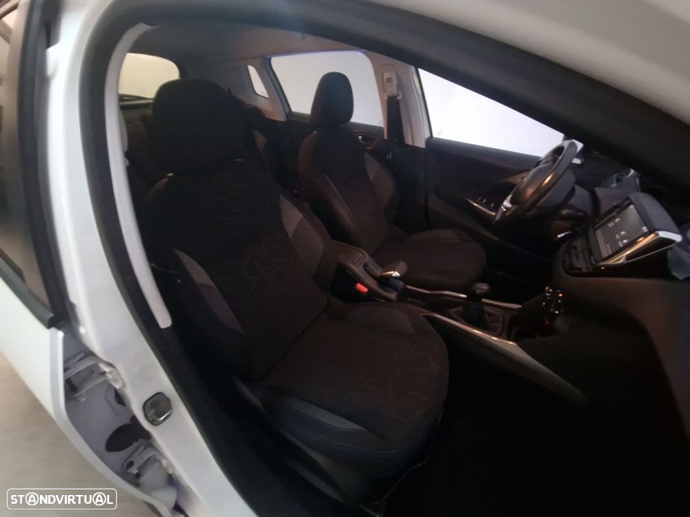 Peugeot 2008 1.6 BlueHDi Style - 17