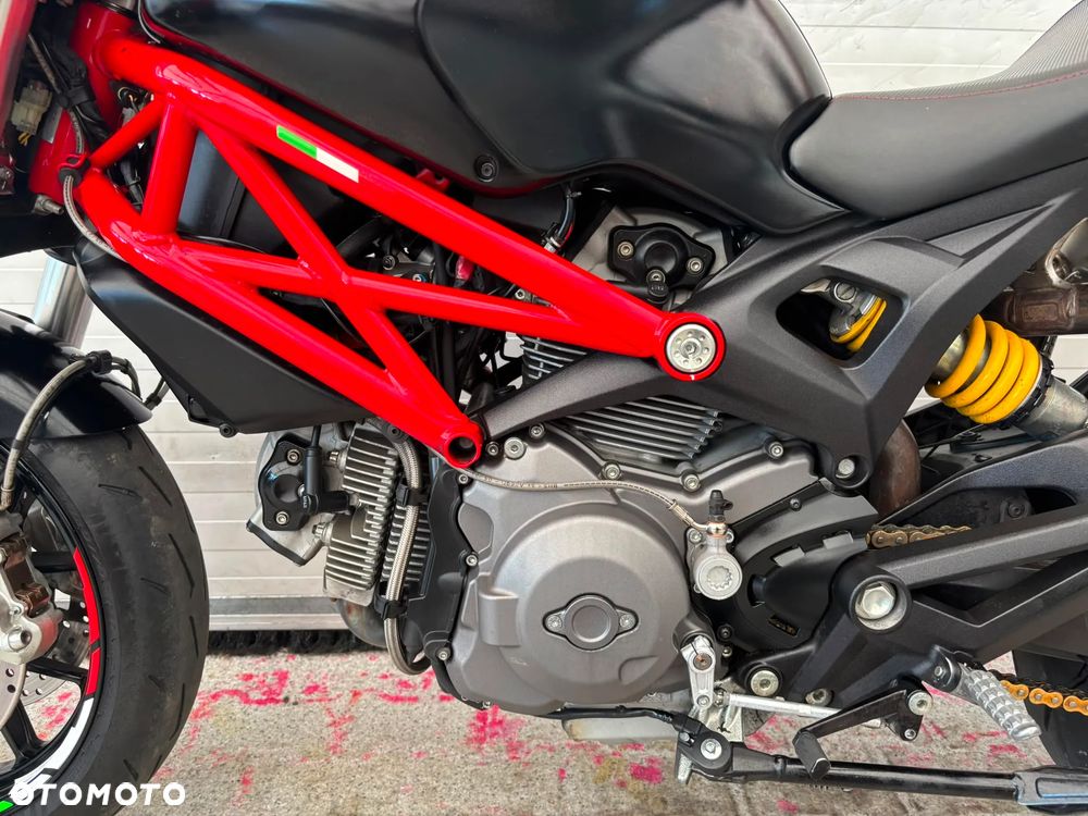 Ducati Monster - 25