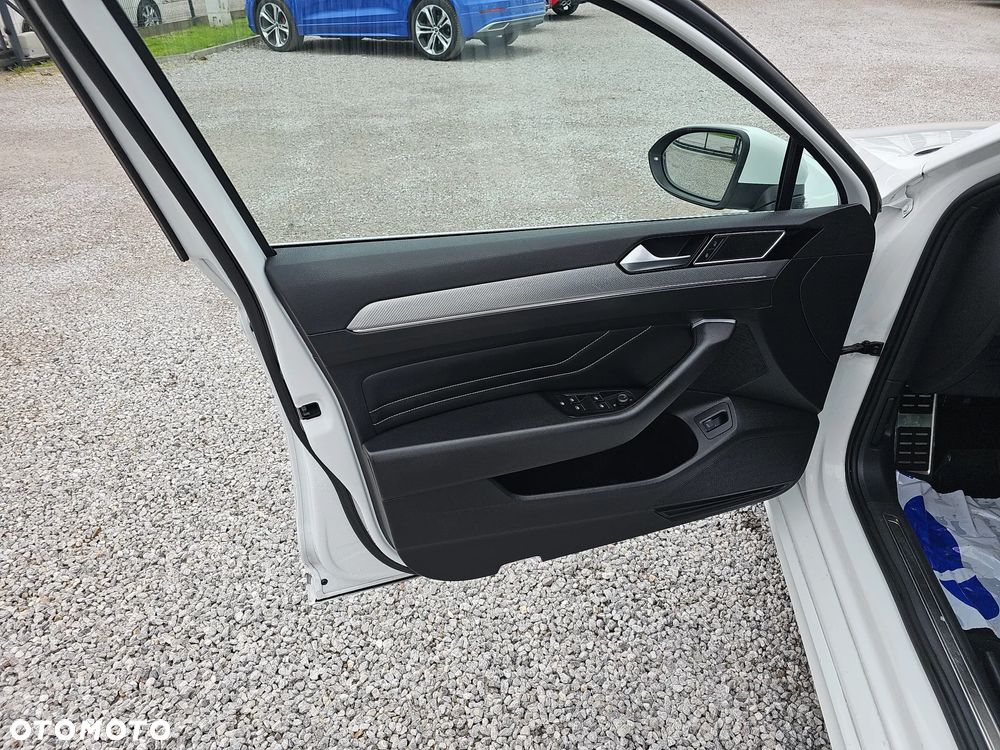 Volkswagen Passat 2.0 TDI 4Mot Elegance DSG - 23
