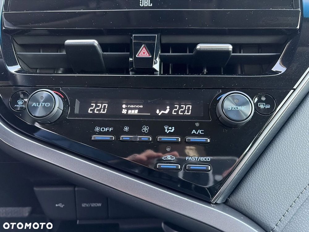 Toyota Camry 2.5 Hybrid Executive CVT - 22