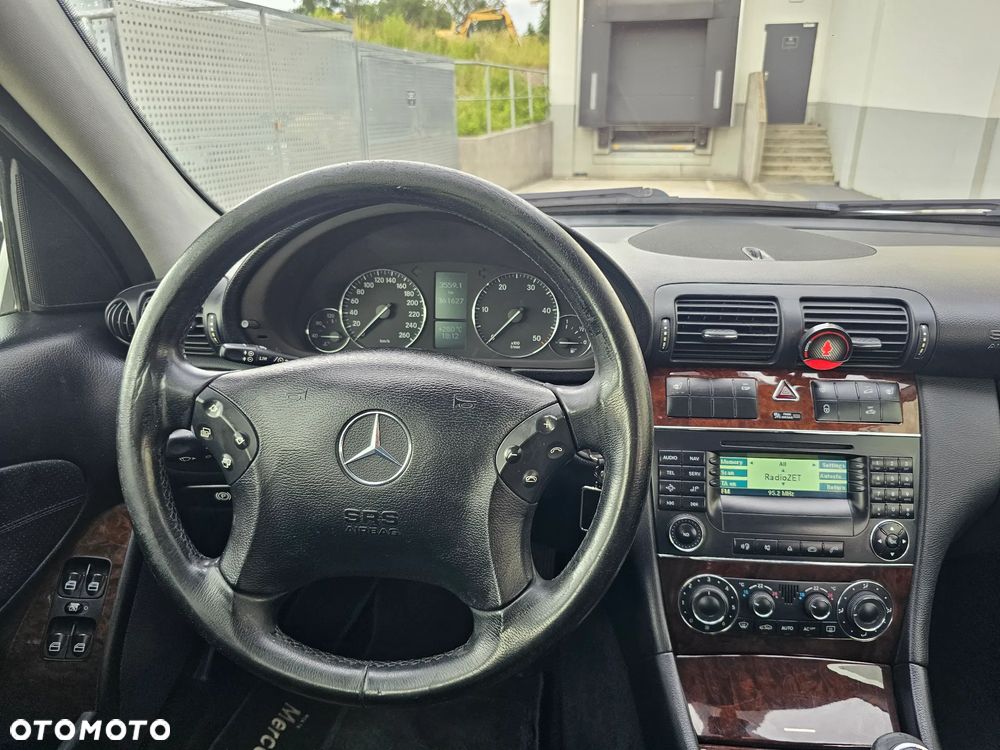 Mercedes-Benz Klasa C 200 T CDI Elegance - 11