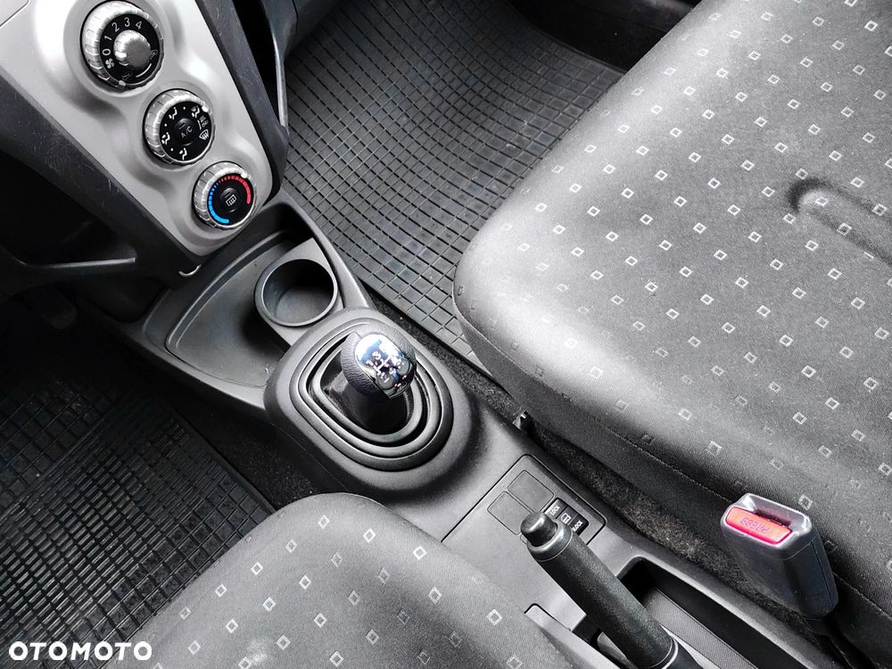 Toyota Yaris 1.3 Luna A/C - 20