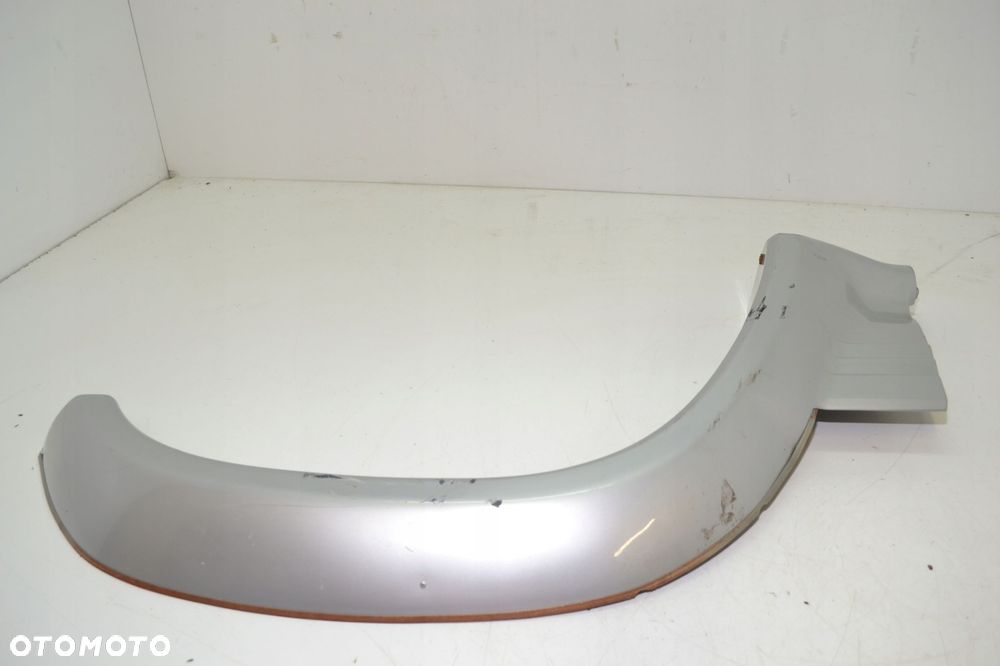 LISTWA NAKŁADKA DRZWI LEWY TYŁ MITSUBISHI PAJERO II - 1