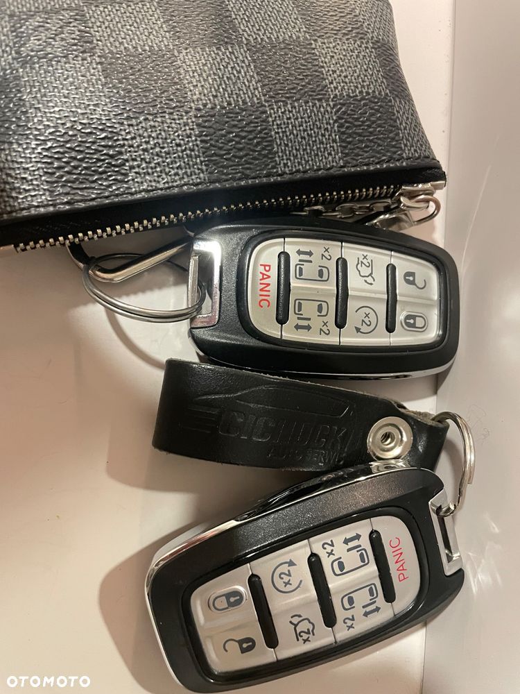 Chrysler Pacifica - 33