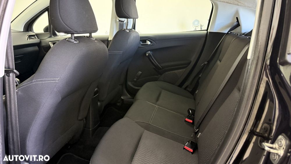 Peugeot 208 - 9