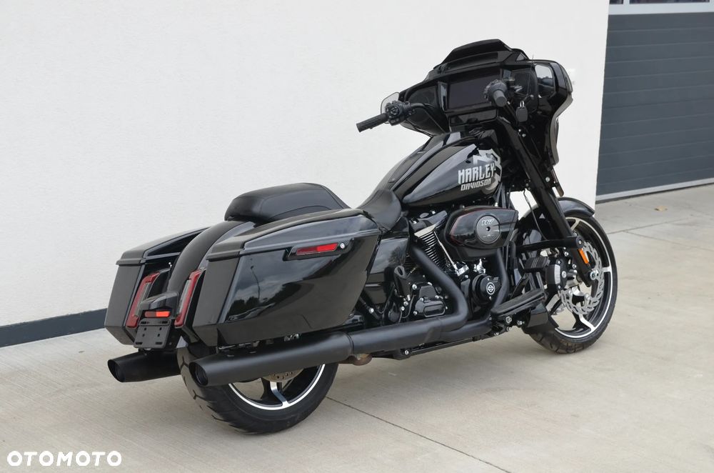 Harley-Davidson Touring Street Glide - 22