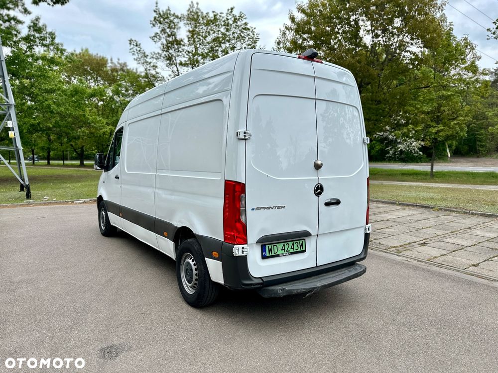 Mercedes-Benz eSprinter - 4