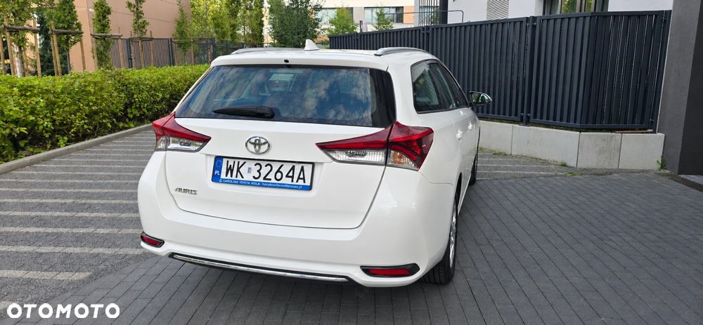 Toyota Auris 2016 photo 2
