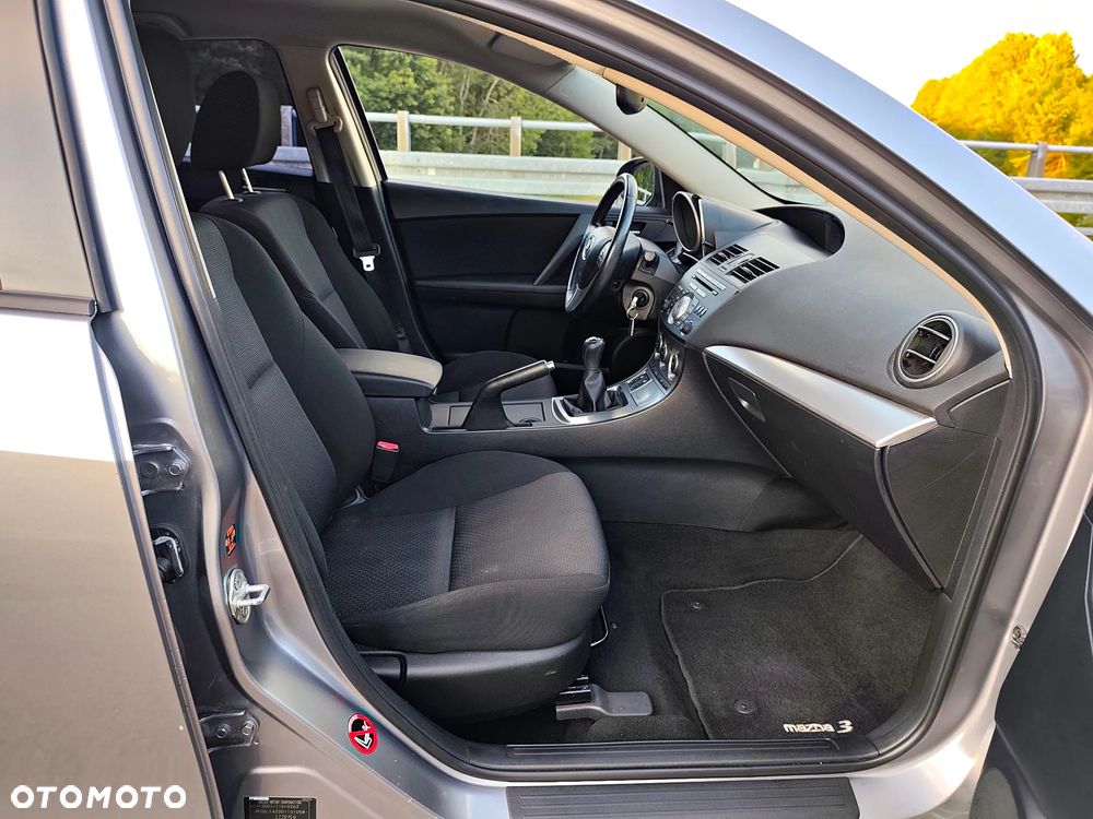 Mazda 3 1.6 Exclusive + - 16