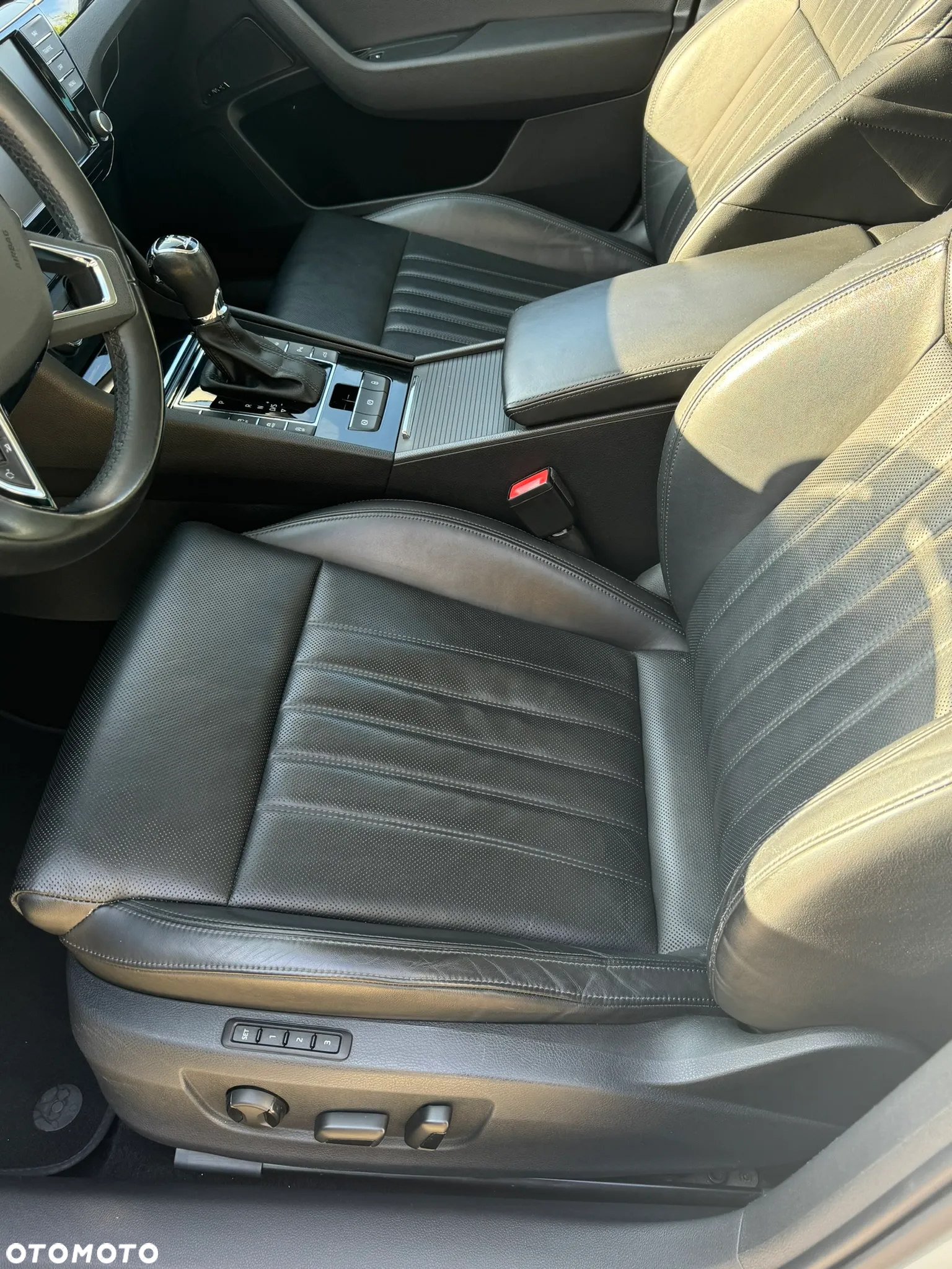 Skoda Superb 2.0 TDI L&K DSG - 12