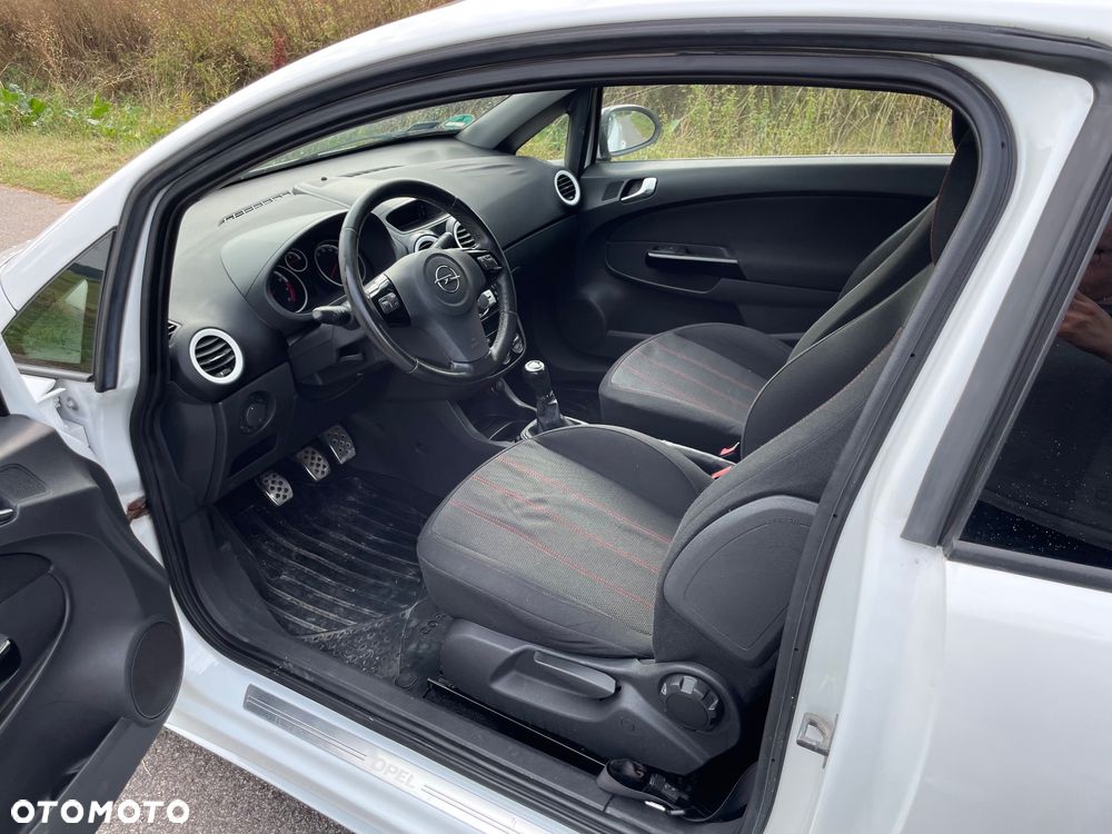 Opel Corsa 1.4 16V Sport - 9