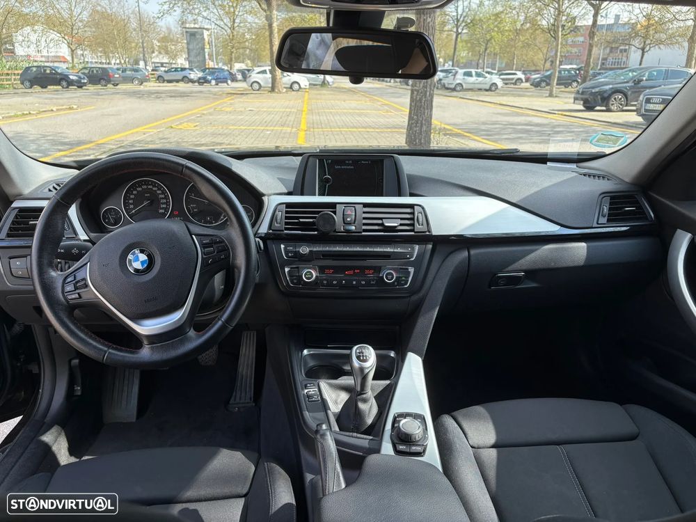 BMW 318 d Line Sport - 11