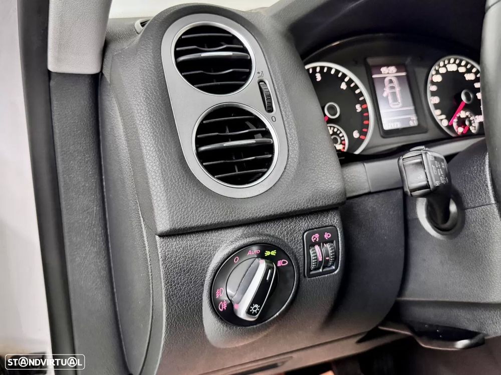 VW Tiguan 2.0 TDi Sport BlueMotion - 25