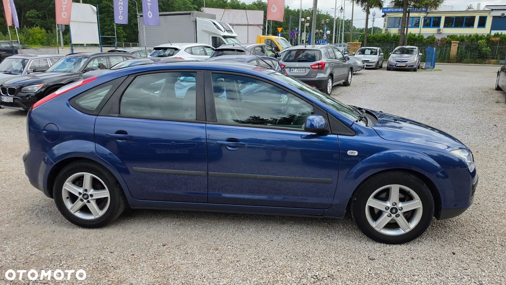 Ford Focus 1.8 FF Ghia - 23