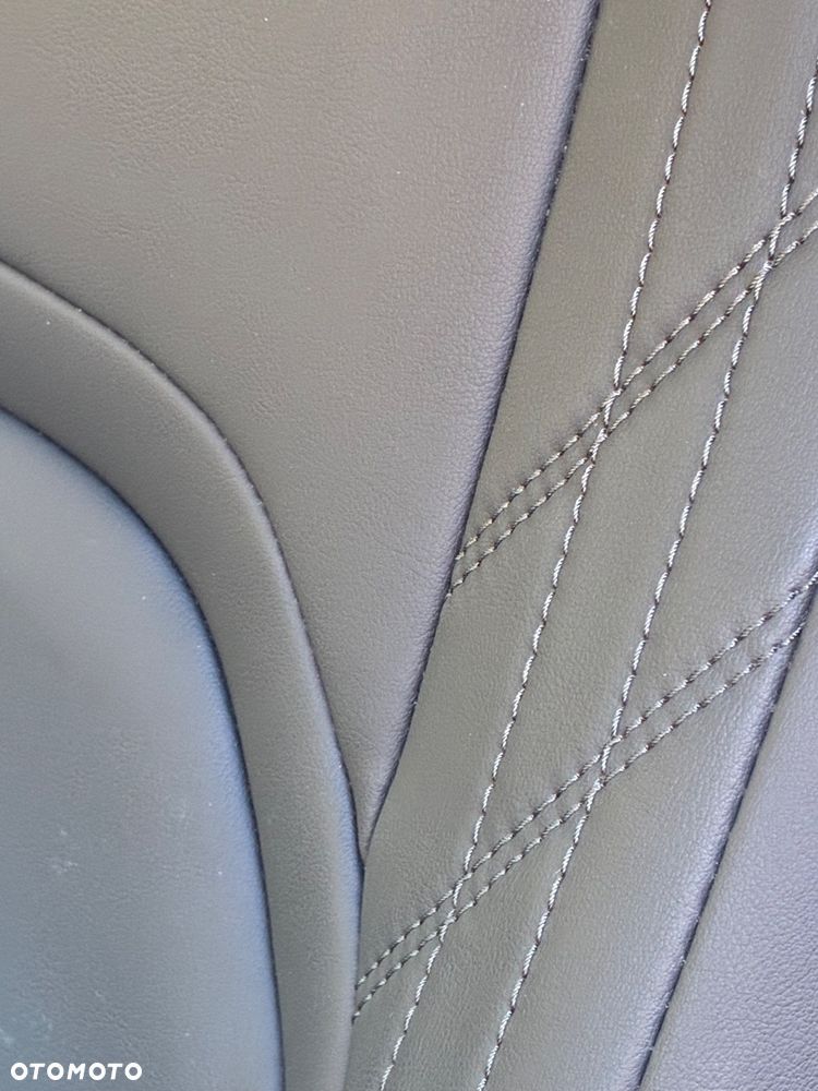 Lexus UX 250h F Sport 2WD - 31