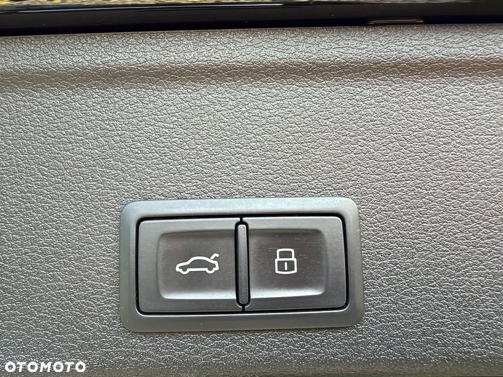 Audi A4 Avant 2.0 TDI ultra design - 13