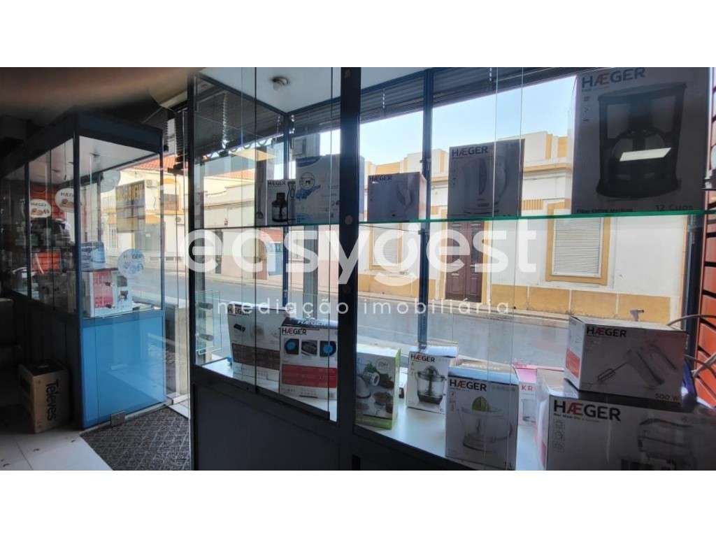 Loja com boas áreas localizada no centro da vila de Aljustrel - Grande imagem: 3/12