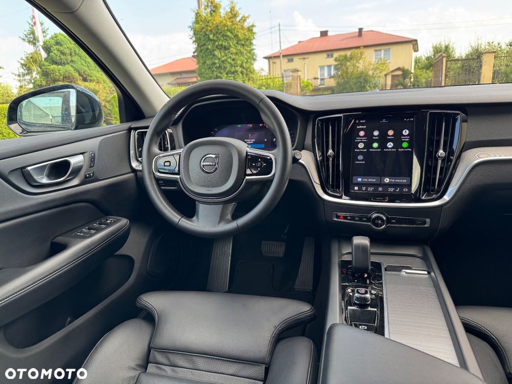 Volvo V60 B3 B Plus Dark - 16