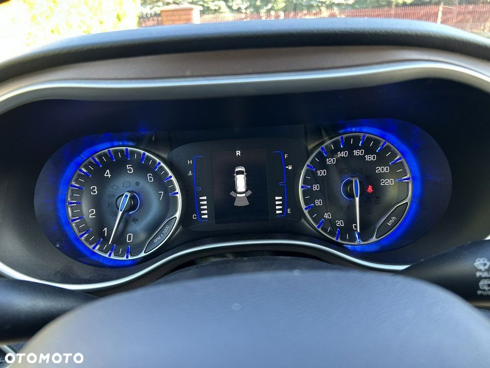 Chrysler Pacifica - 32