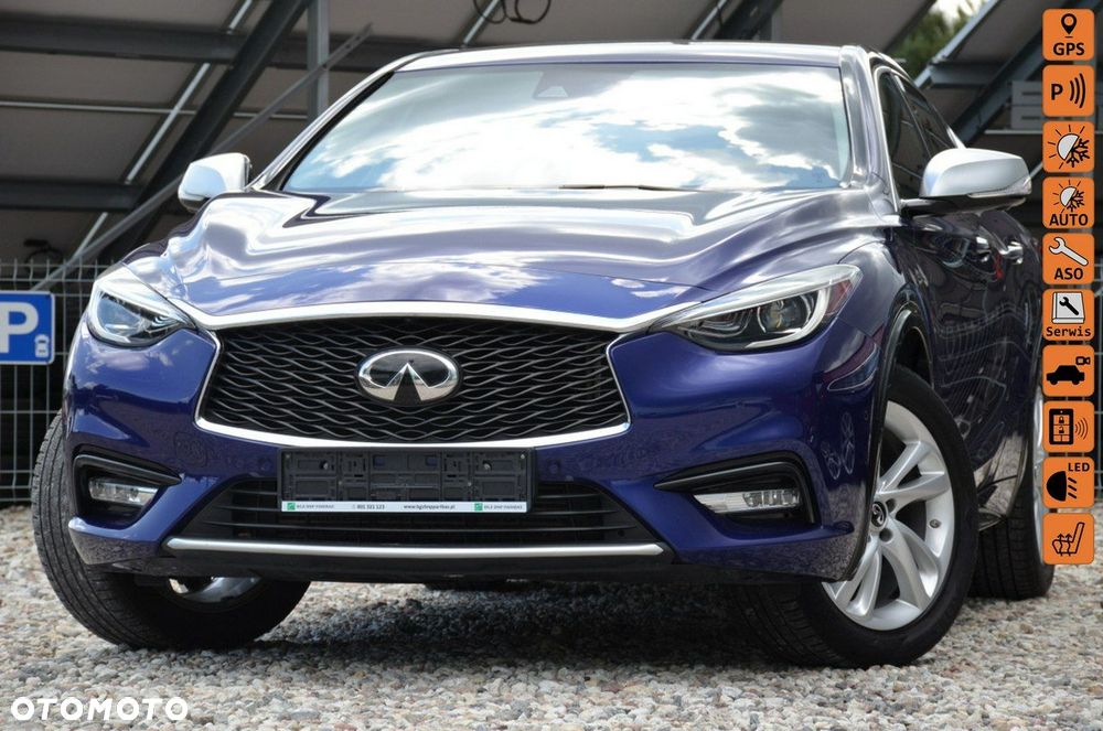 Infiniti Q30 - 1