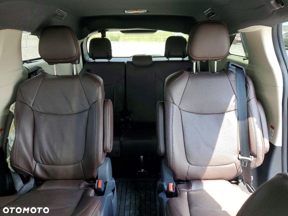 Toyota Sienna - 10