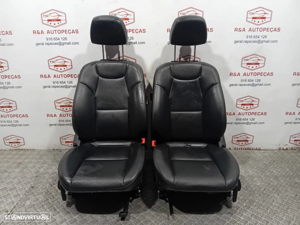 Bancos Frente Frontal Mercedes Class C W204 Imaculados em Pele Original