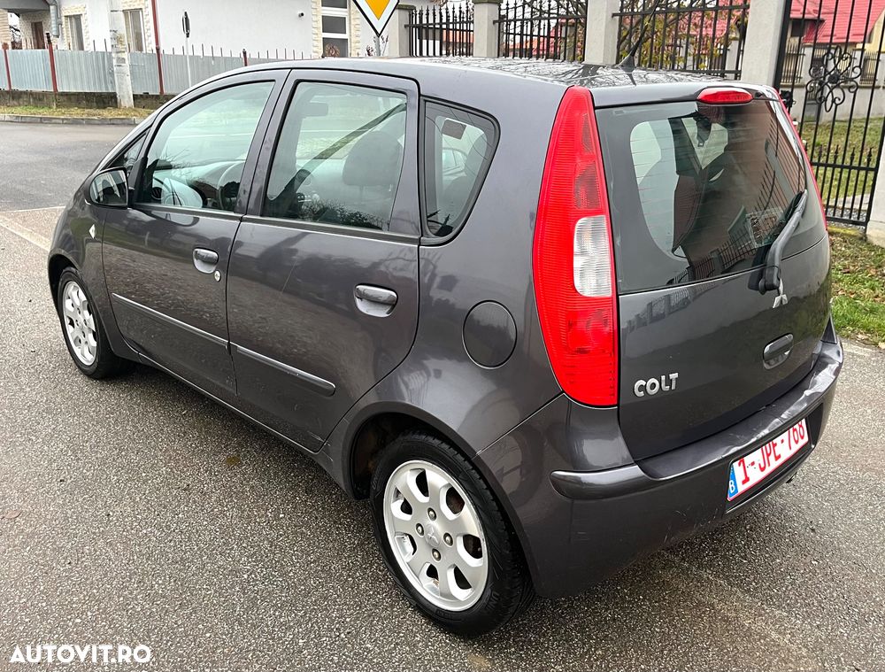 Mitsubishi Colt - 5