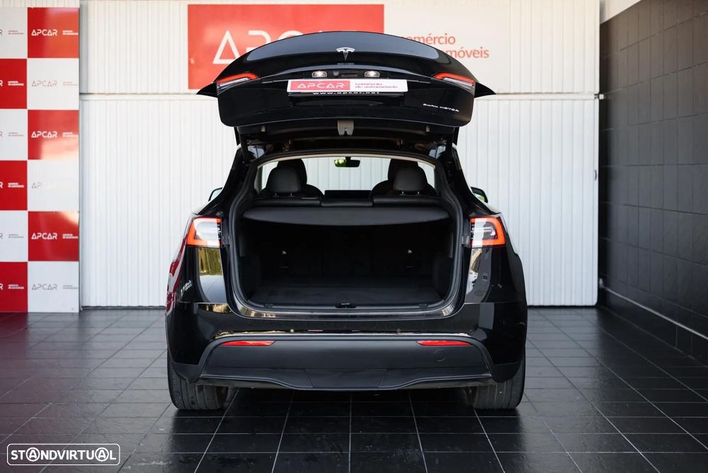 Tesla Model Y Long Range Dual Motor AWD - 18