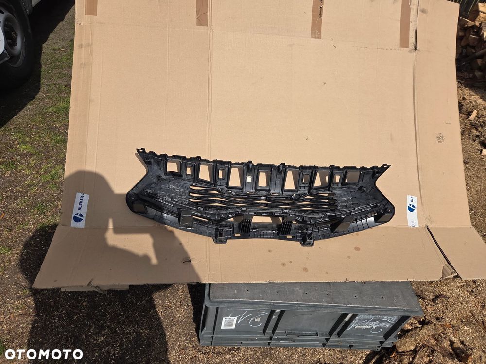 Grill atrapa chłodnicy Kia Ceed III Lift 86351-J7DB0 86350-J7DB0 - 7