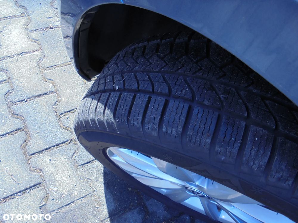 Volkswagen Passat Variant 2.0 TDI SCR BlueMotion Highline - 32