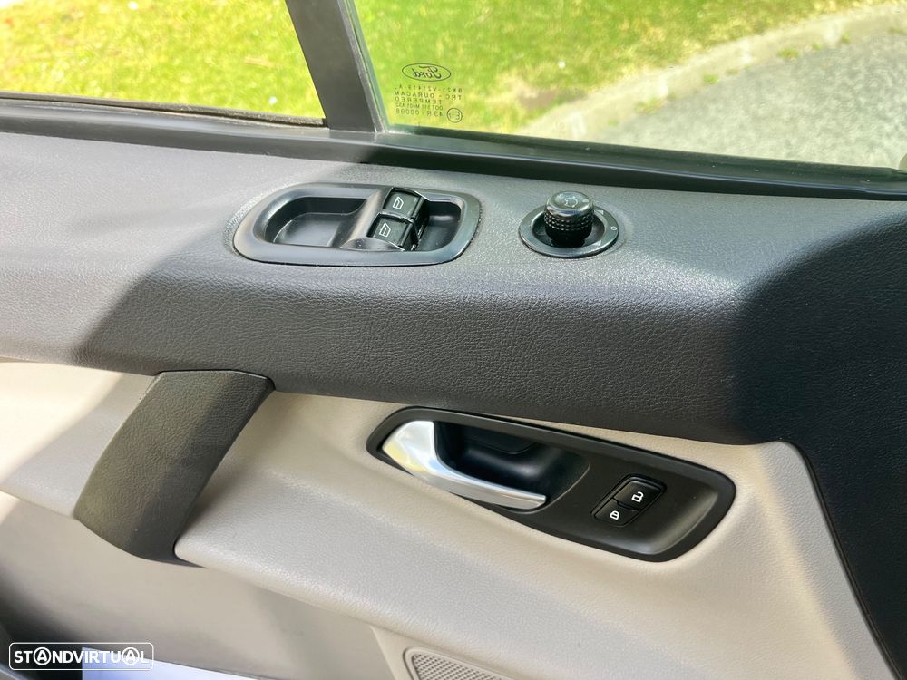 Ford Tourneo Custom 2.2 TDCi H1 - 17