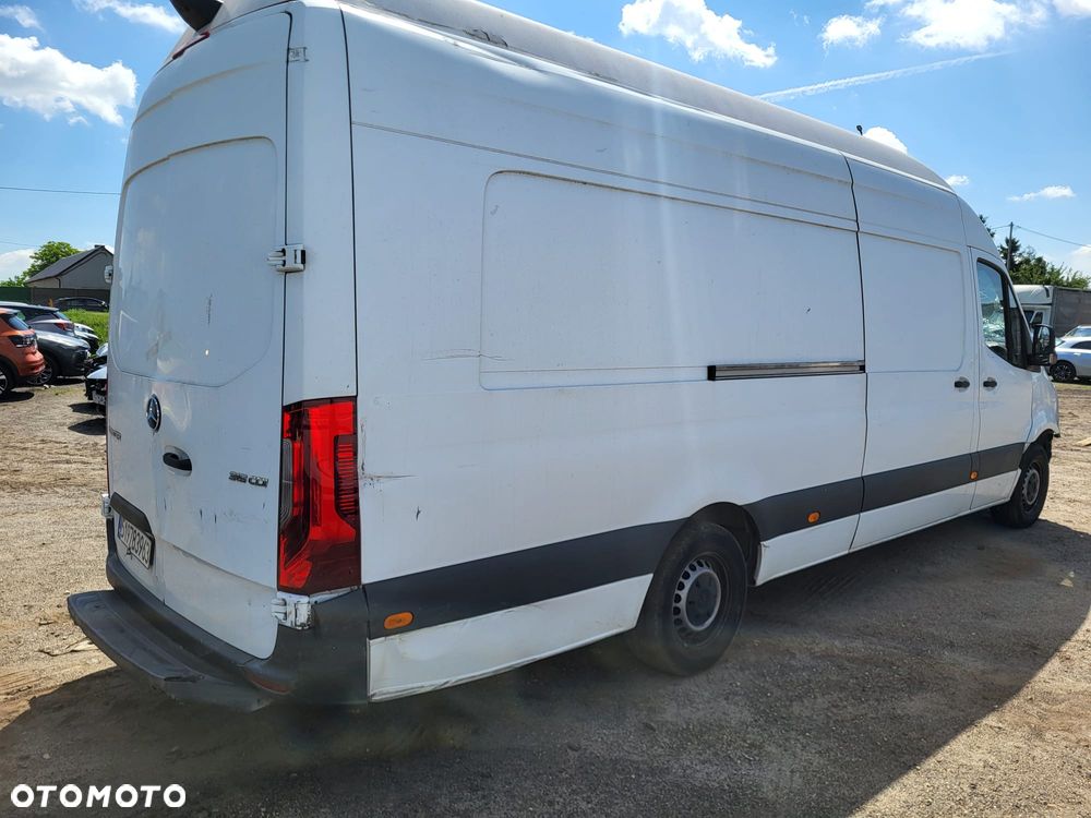 Mercedes-Benz Sprinter - 1
