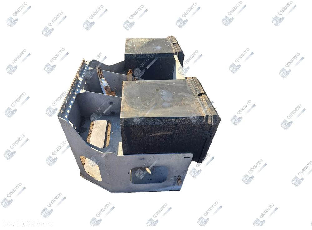 SCHOWEK PÓLKA SKRZYNKA NARZEDZIOWA KOMPLET - 2