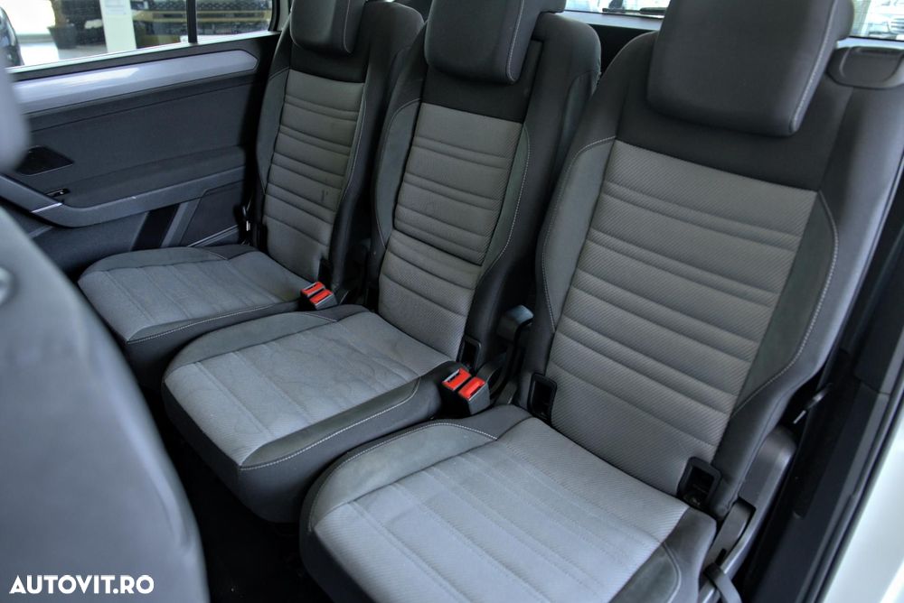 Volkswagen Touran - 27