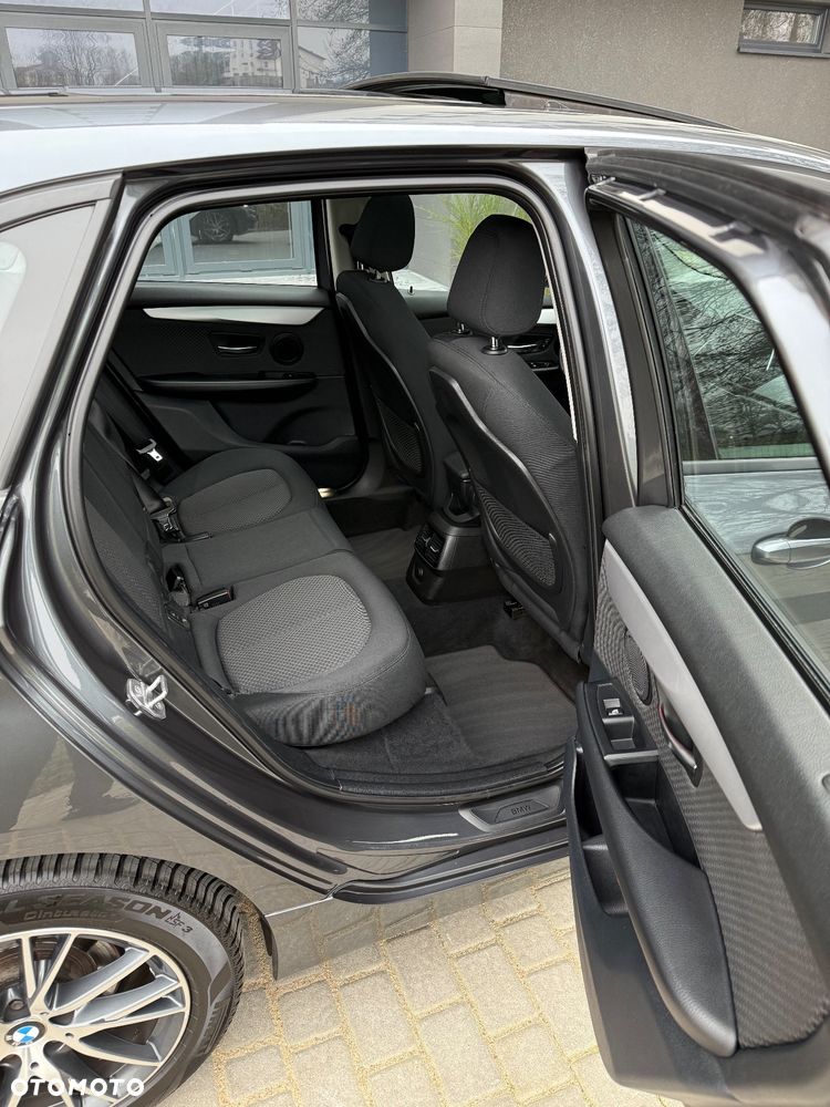 BMW Seria 2 218d - 26