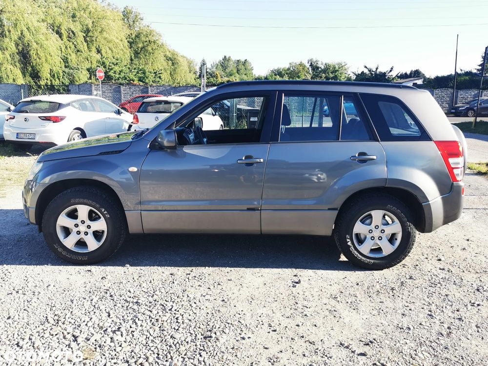 Suzuki Grand Vitara 2.0 Comfort + - 2