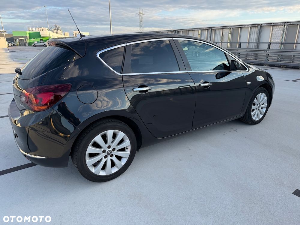 Opel Astra 1.4 T Cosmo - 12