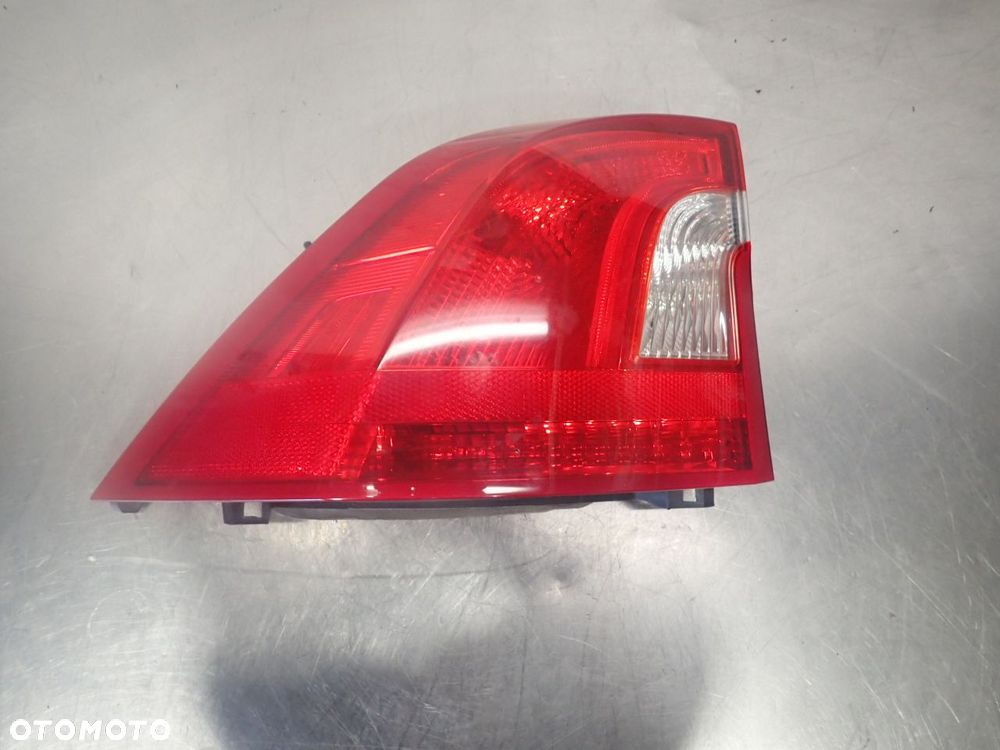 LAMPA LEWA TYLNA VOLVO S60 II - 2