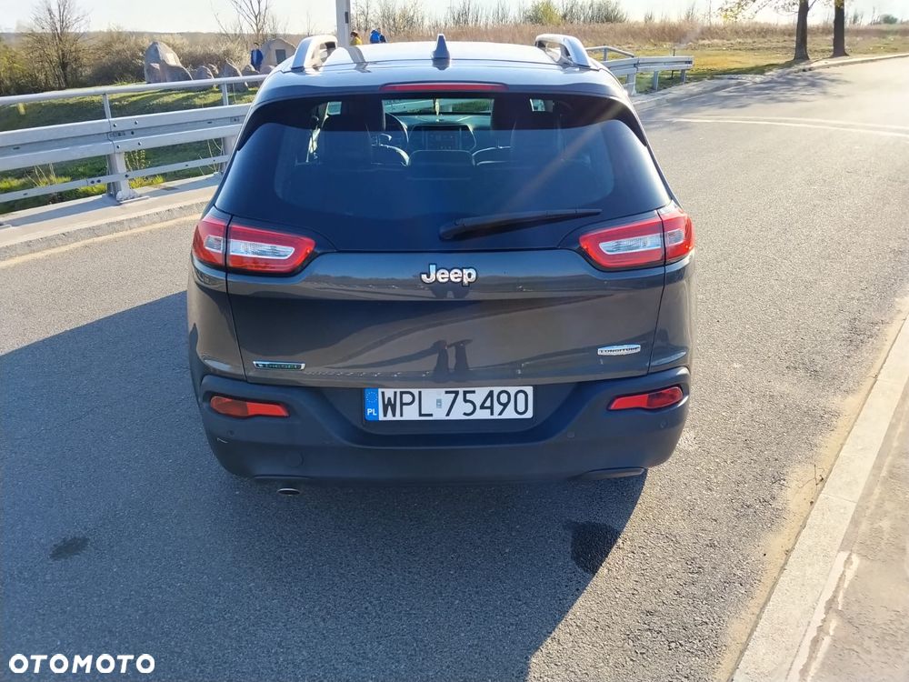 Jeep Cherokee 2.0 MJD 4x2 Longitude - 6