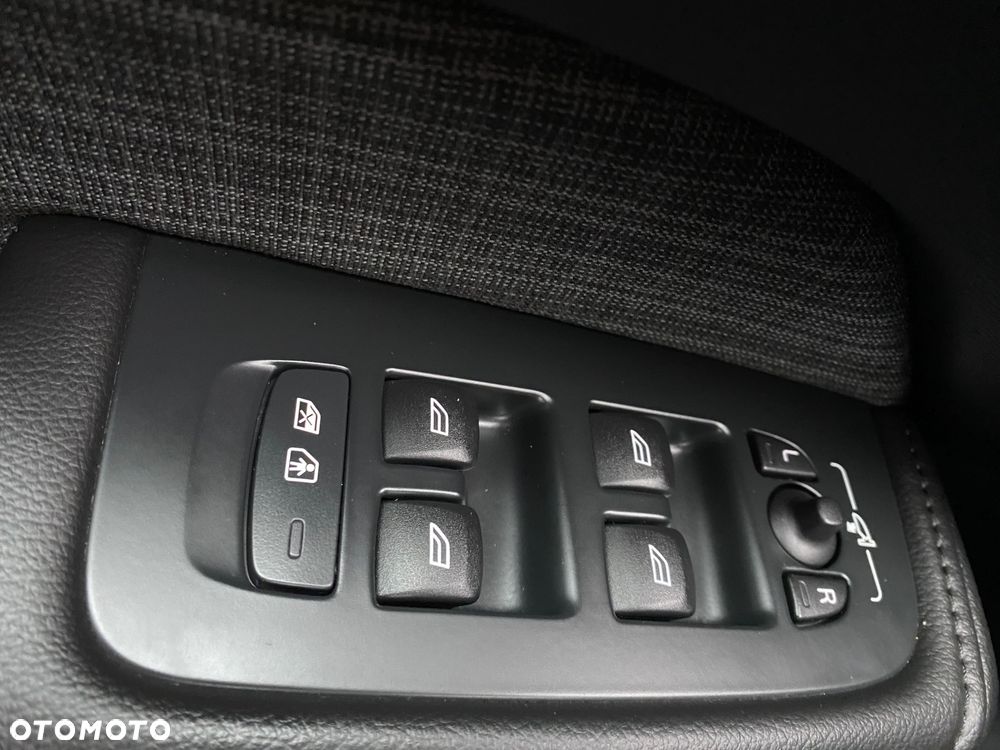 Volvo XC 60 B4 D Core - 36