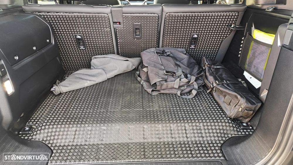 Land Rover Defender 2.0 P300e 110 AWD X-Dynamic SE - 21