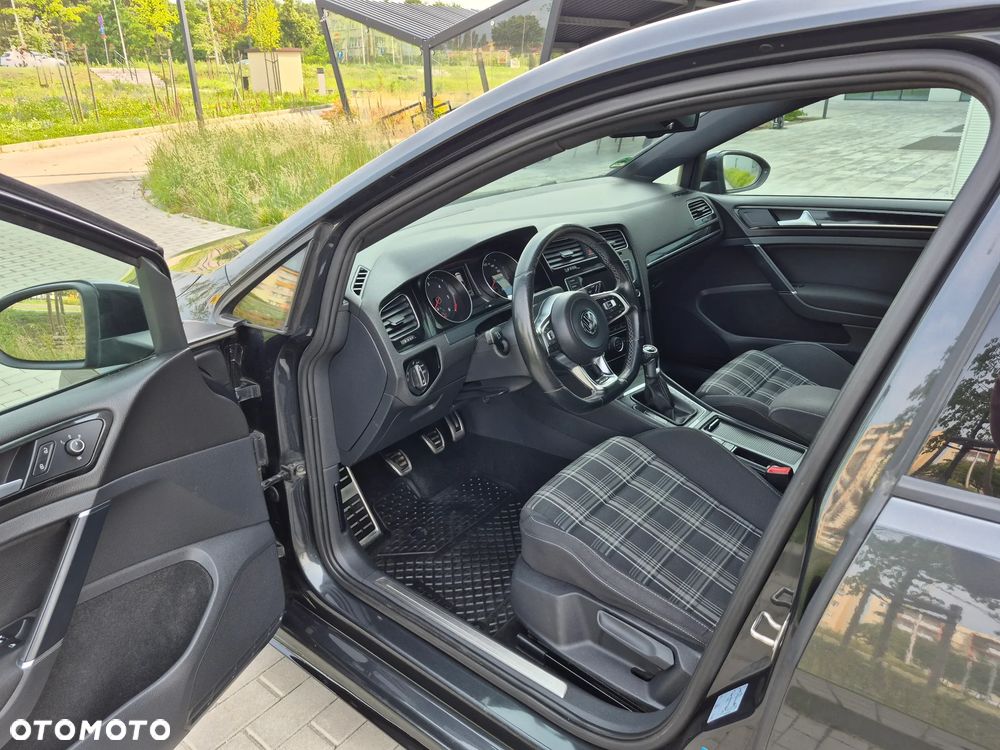 Volkswagen Golf GTD (BlueMotion Technology) - 24