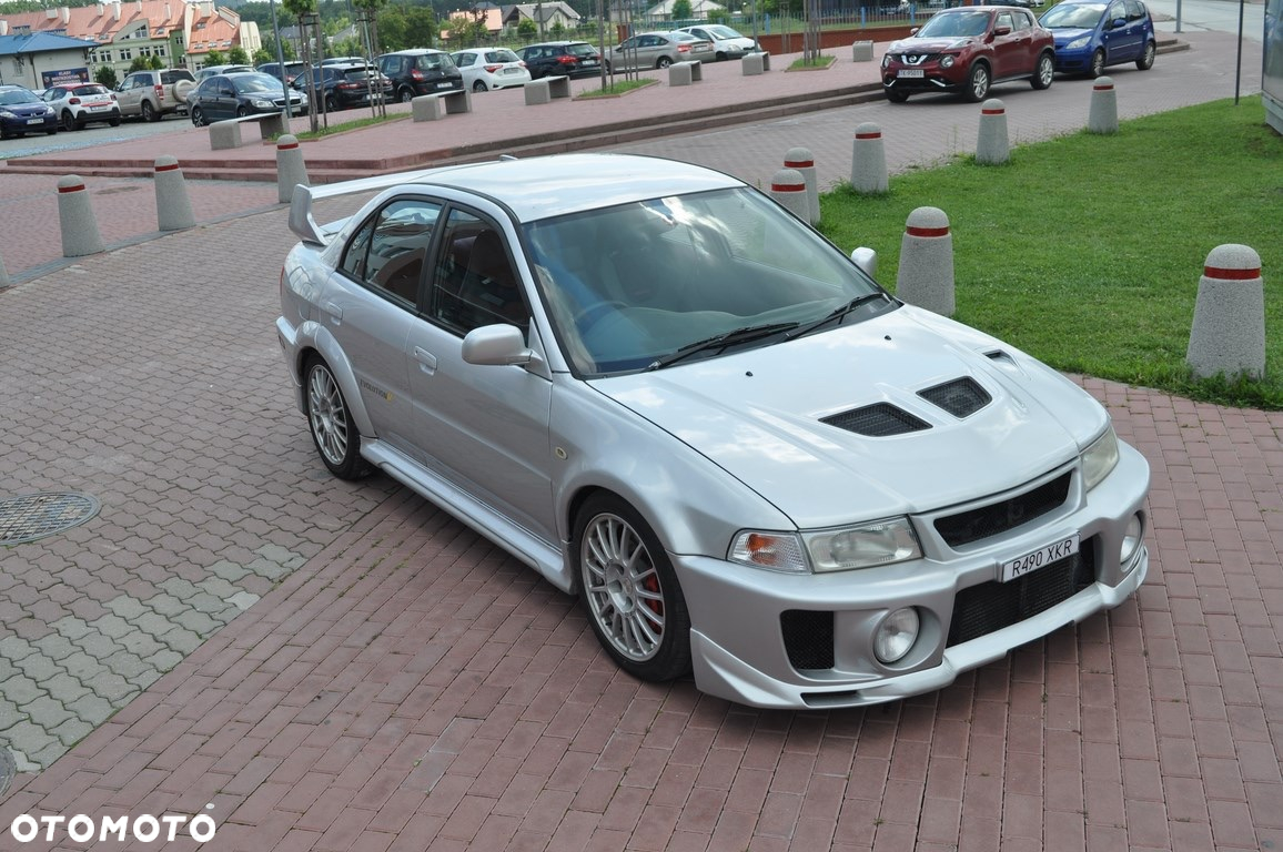 Mitsubishi Lancer Evolution IX - 5