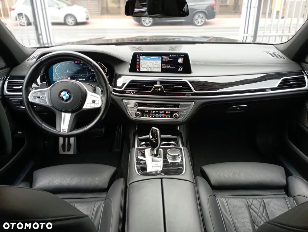 BMW Seria 7 750i xDrive - 8