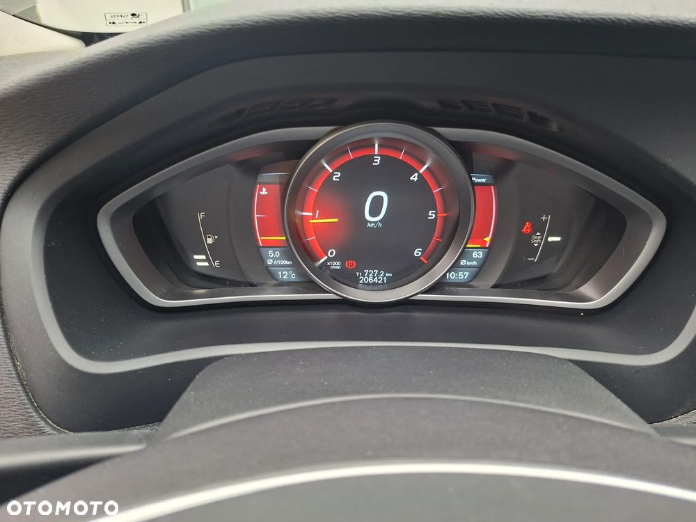 Volvo V40 D2 Momentum - 17