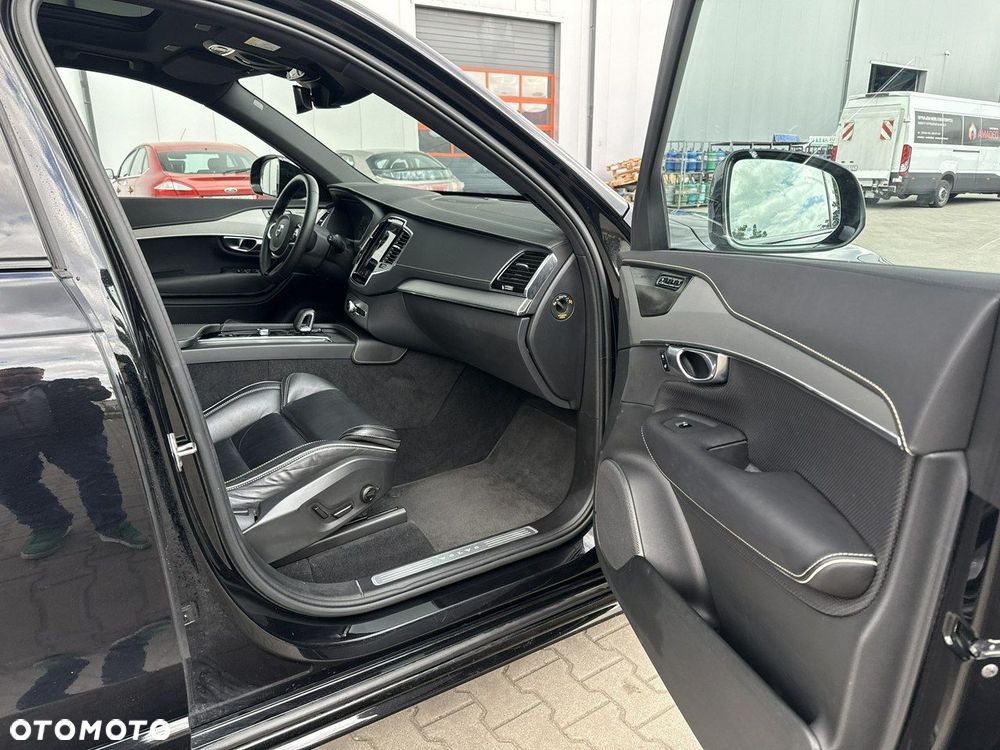 Volvo XC 90 B5 D AWD R-Design 7os - 22