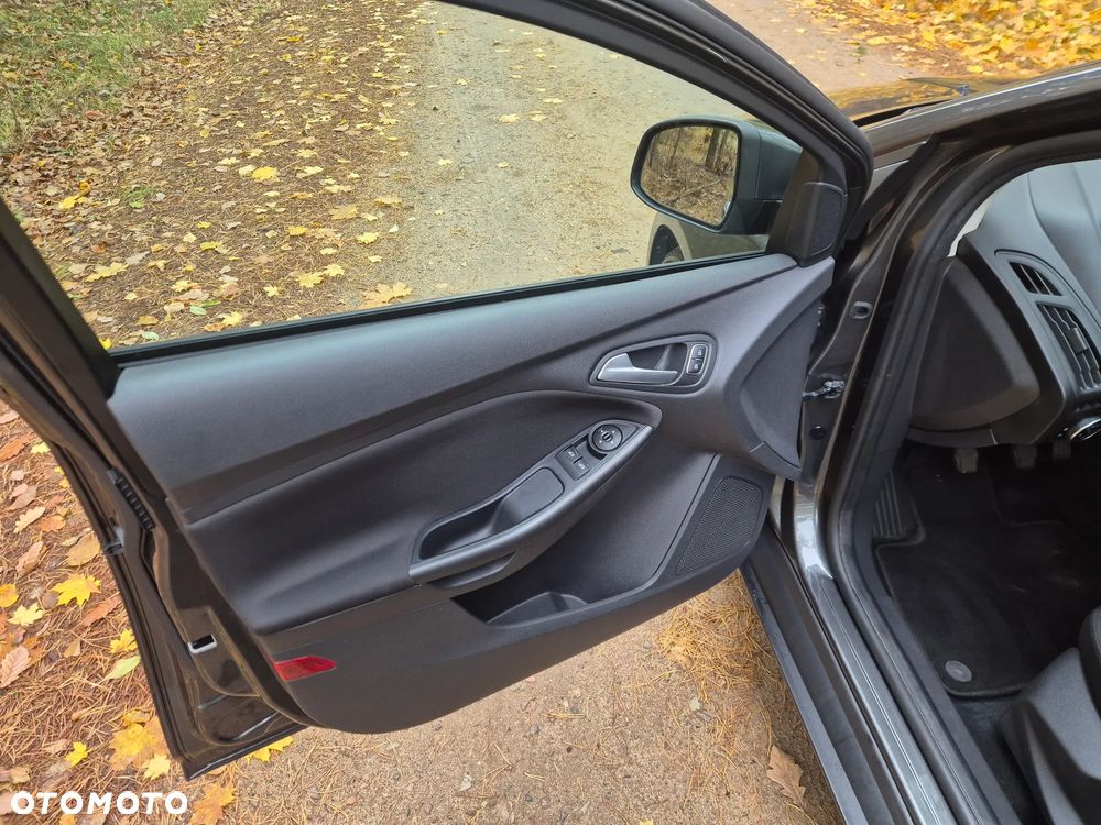 Ford Focus 1.0 EcoBoost Connected - 27