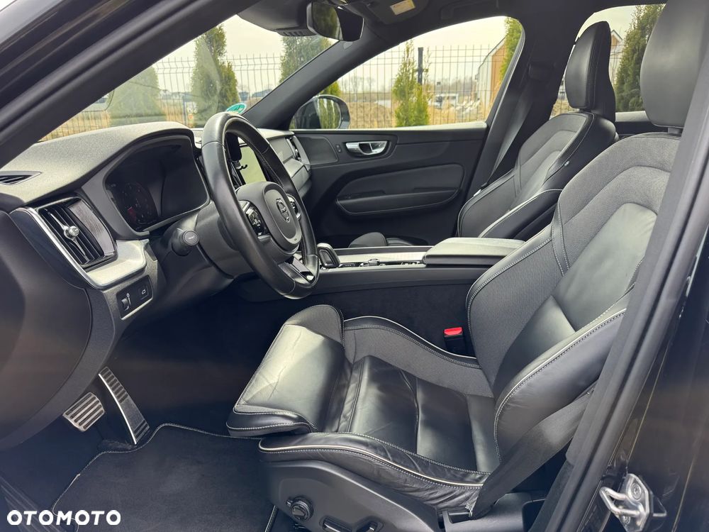 Volvo XC 60 B5 D AWD R-Design - 19