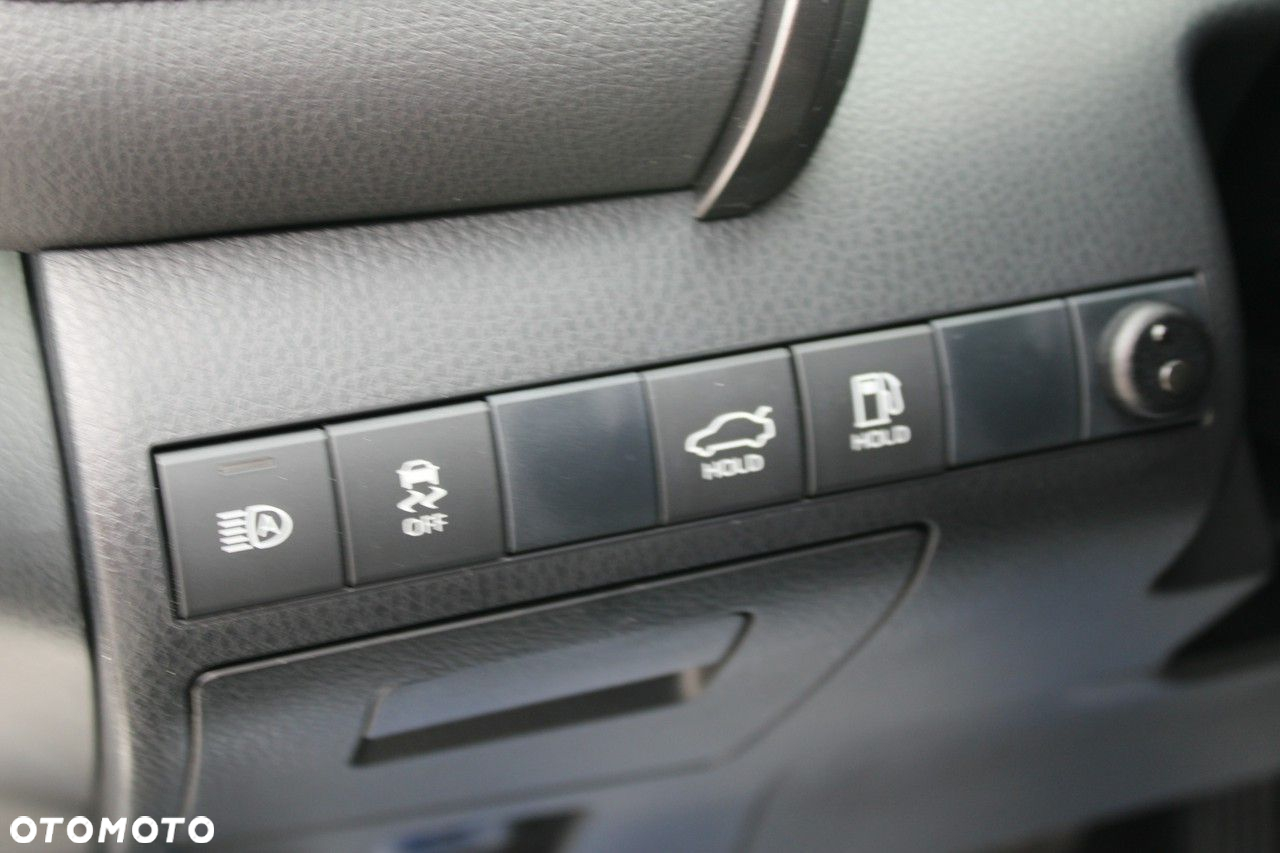 Toyota Camry - 19